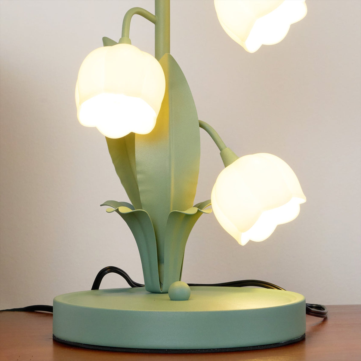 Tulip Shaped Orchid Bloom Floral Table Lamp