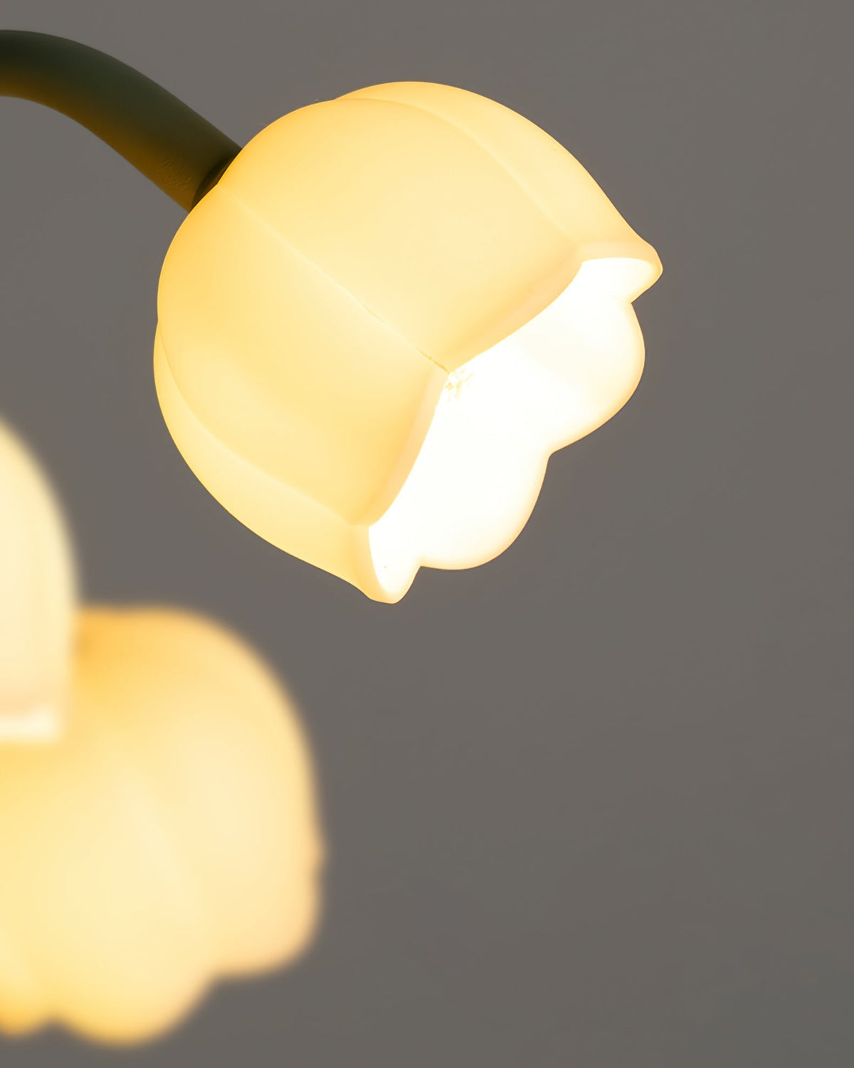Tulip Shaped Orchid Bloom Floral Table Lamp