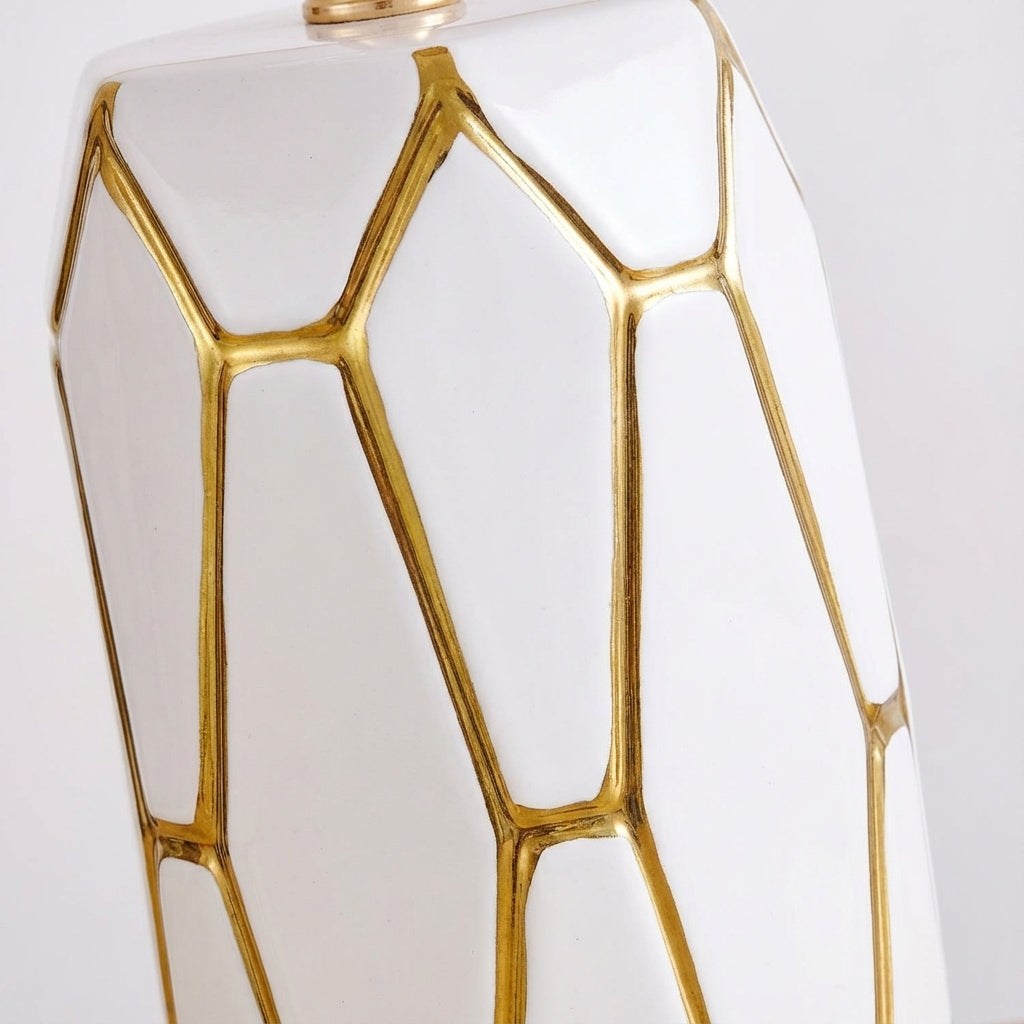Retro Minimalist Ceramic Base Fabric Shade Table Lamp