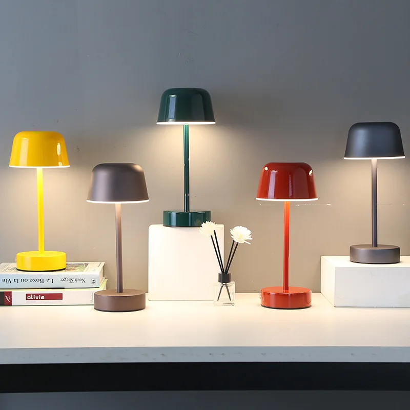 Sleek Cordless Dimmable Table Lamp with Adjustable Color Temperature