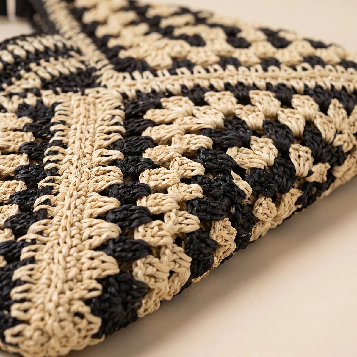 Woven Straw Two-Tone Slouchy Open-Top Shoulder Tote Handbag