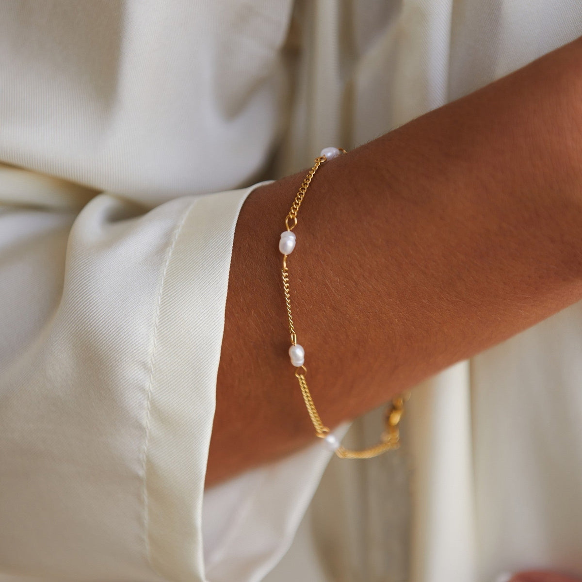 Handcrafted Freshwater Pearl Gold Coated Stainless Steel Bracelet