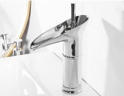 Vintage Waterfall Spout Single Hole Bathroom Faucet