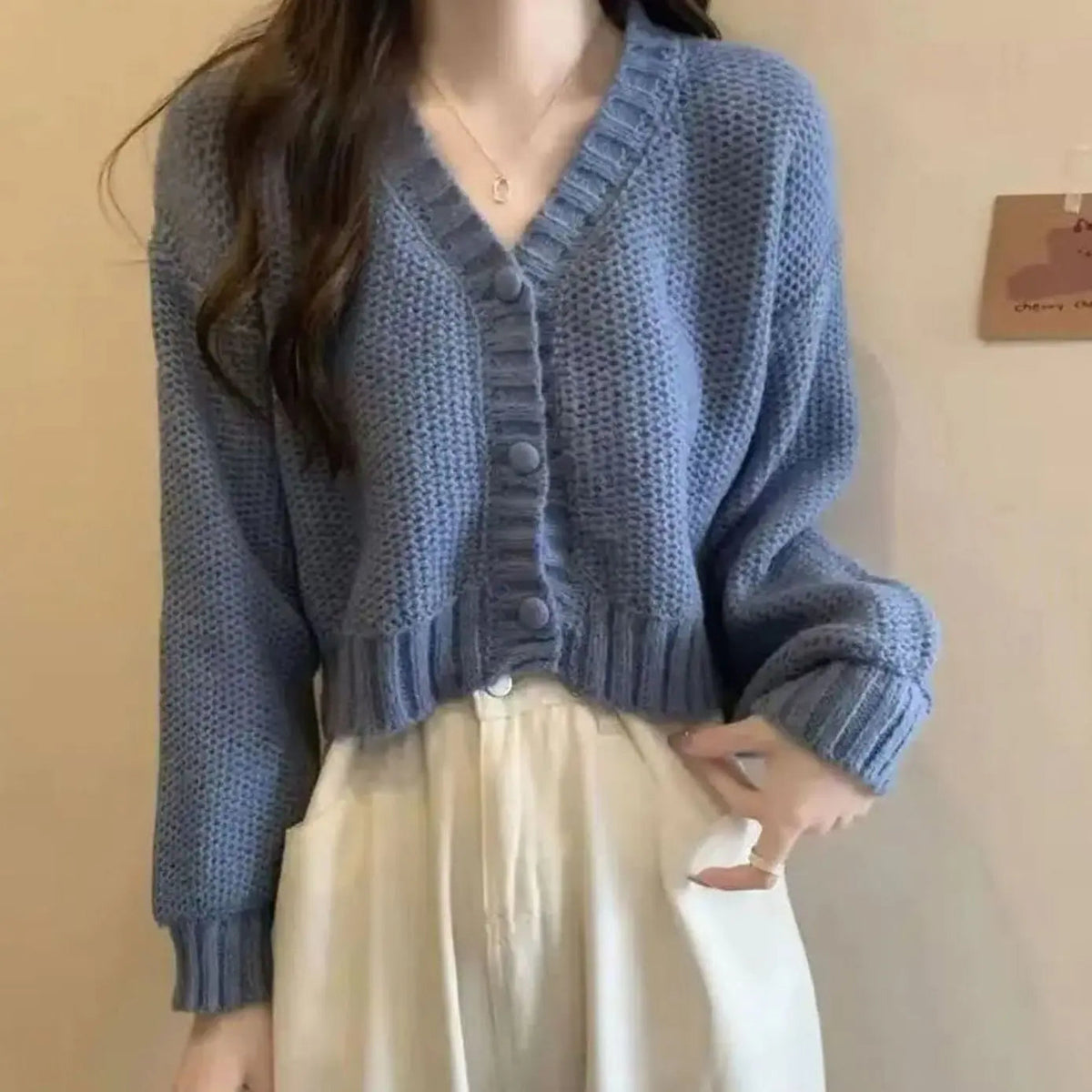 Women's Fitted Cropped V-Neck Knit Cardigan