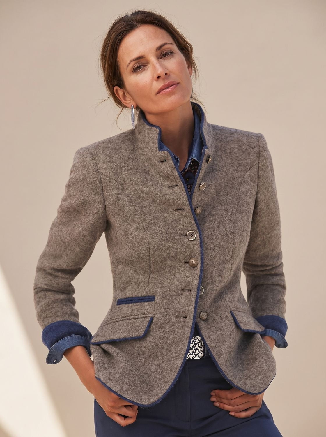 Isla | Women's Fitted Wool Button-Up Blazer Jacket with Pockets