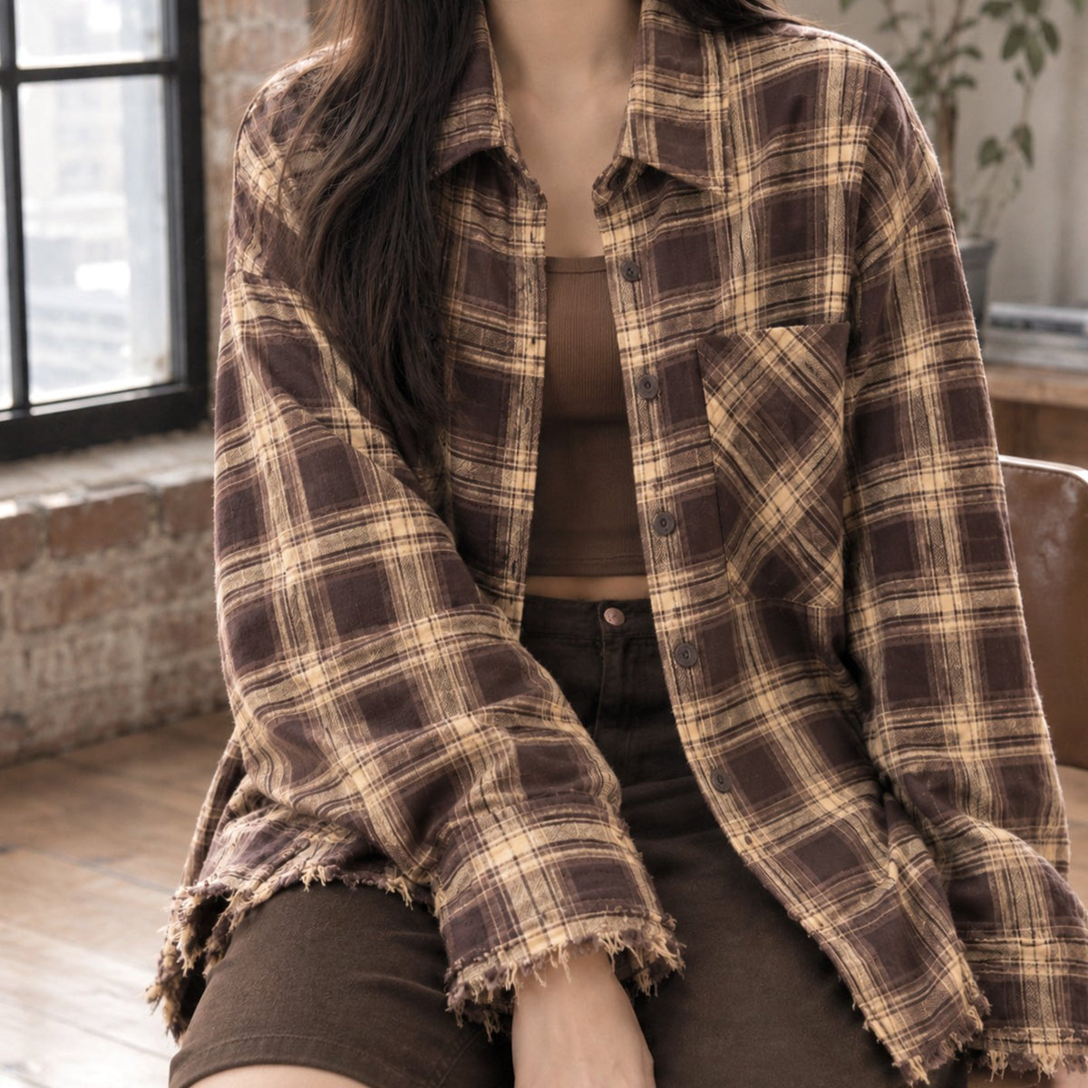 Women's Oversized Plaid Flannel Raw-Edge Button-Front Shirt