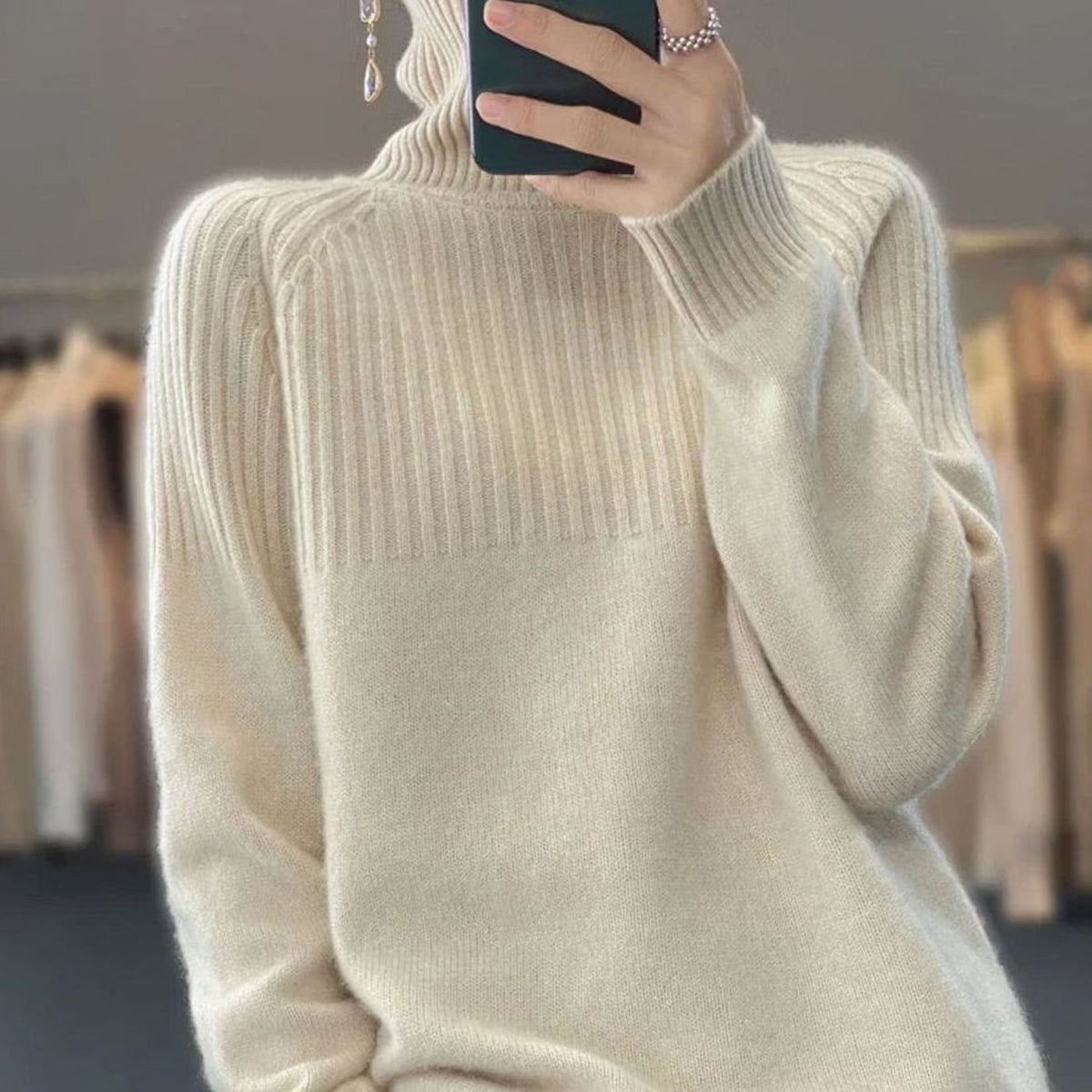 Women's Ribbed Roll Neck Cashmere-Blend Relaxed Jumper