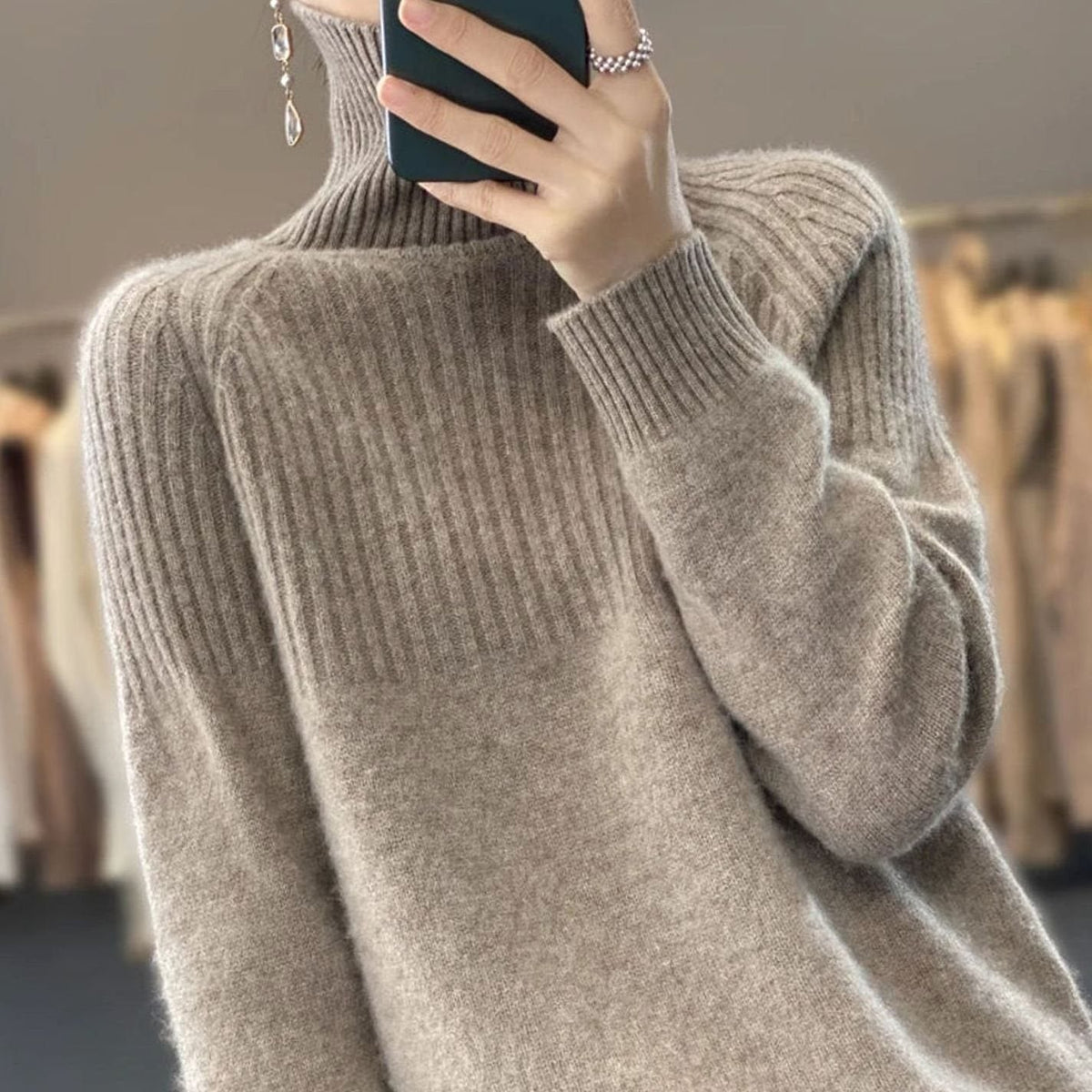 Women's Ribbed Roll Neck Cashmere-Blend Relaxed Jumper