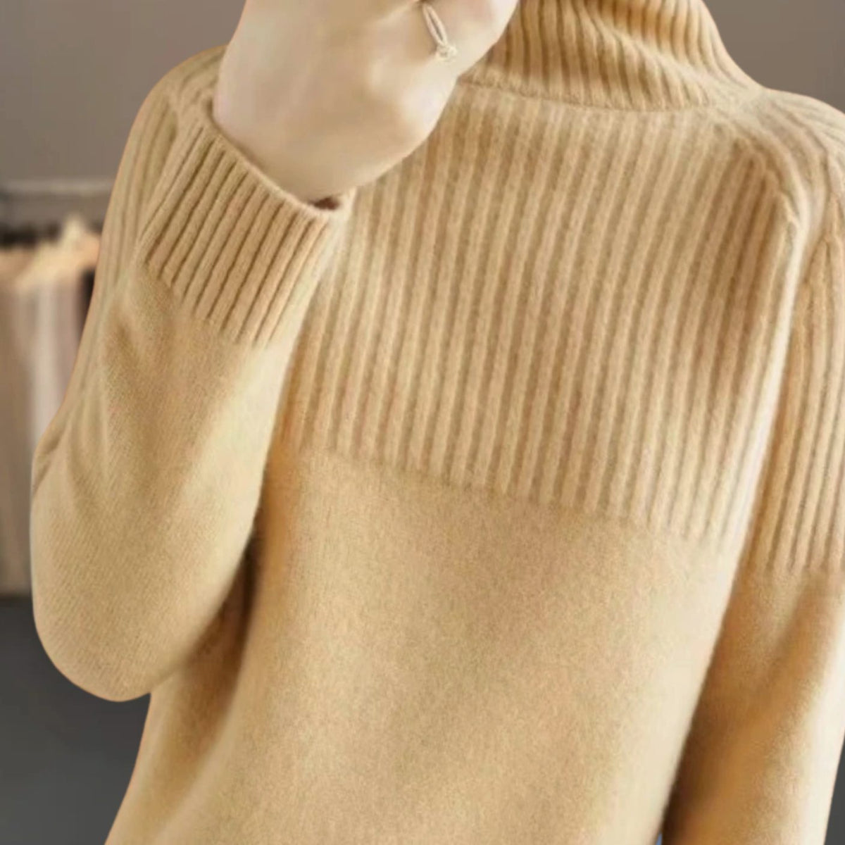 Women's Ribbed Roll Neck Cashmere-Blend Relaxed Jumper