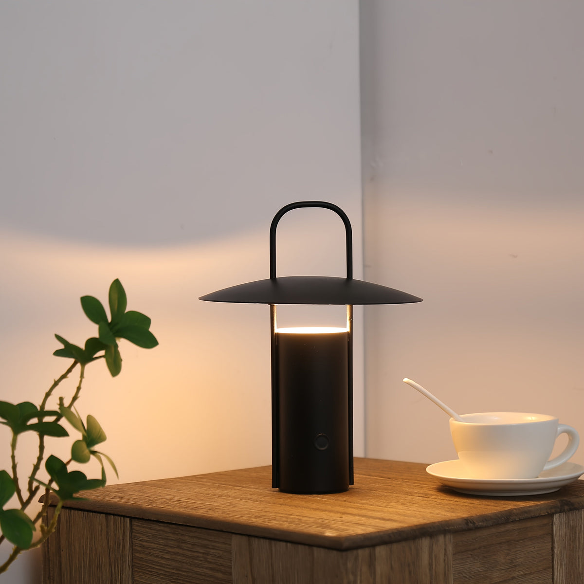 Minimalist Dome Metal Rechargeable Touch Control Table Lamp