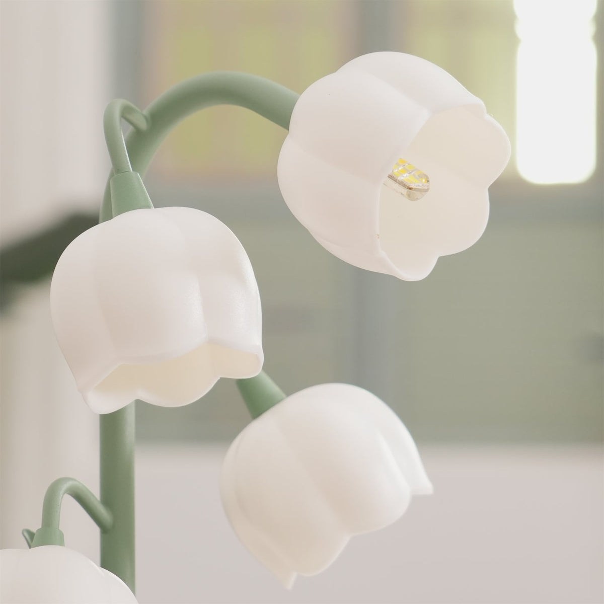 Tulip Shaped Orchid Bloom Floral Table Lamp