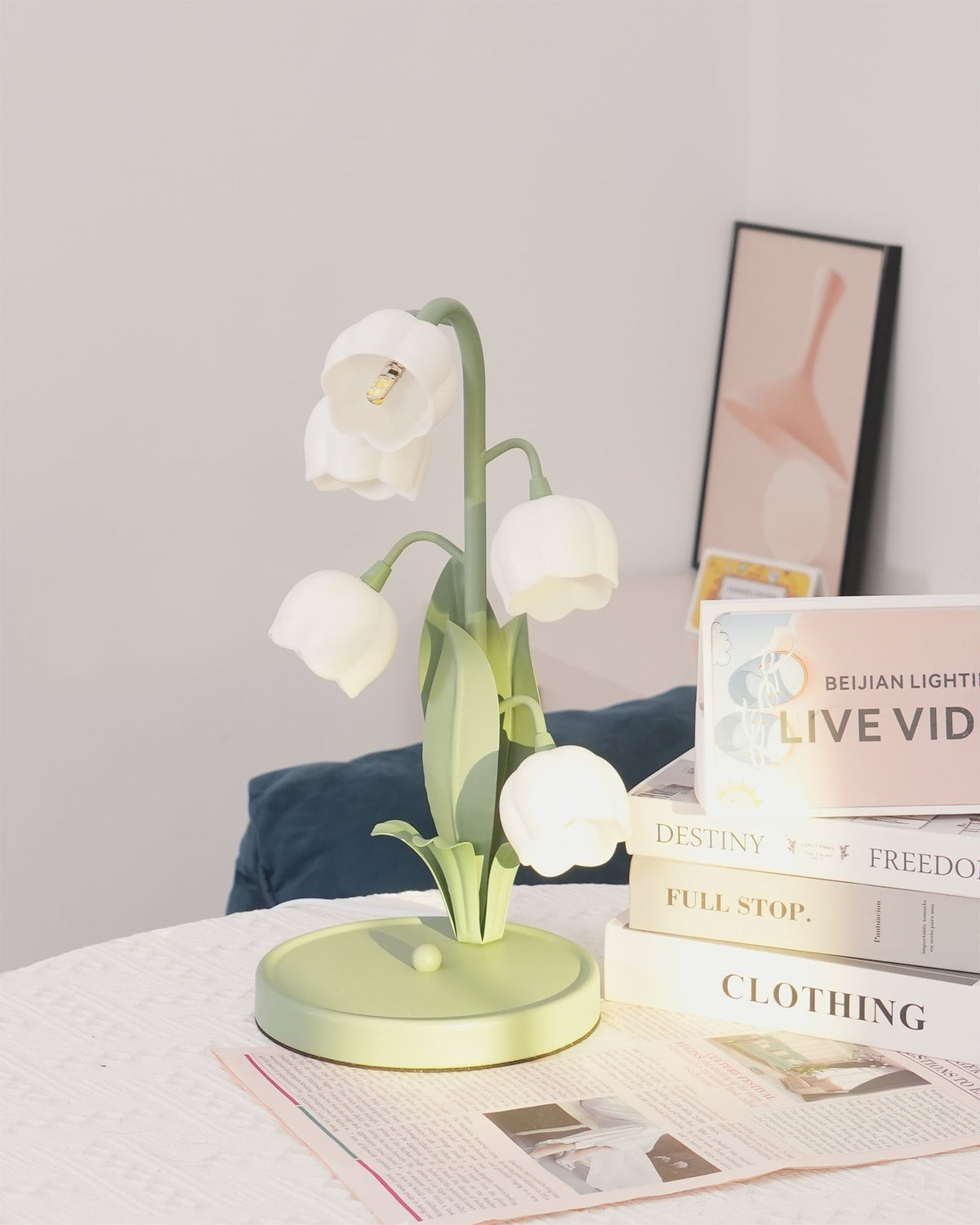 Tulip Shaped Orchid Bloom Floral Table Lamp