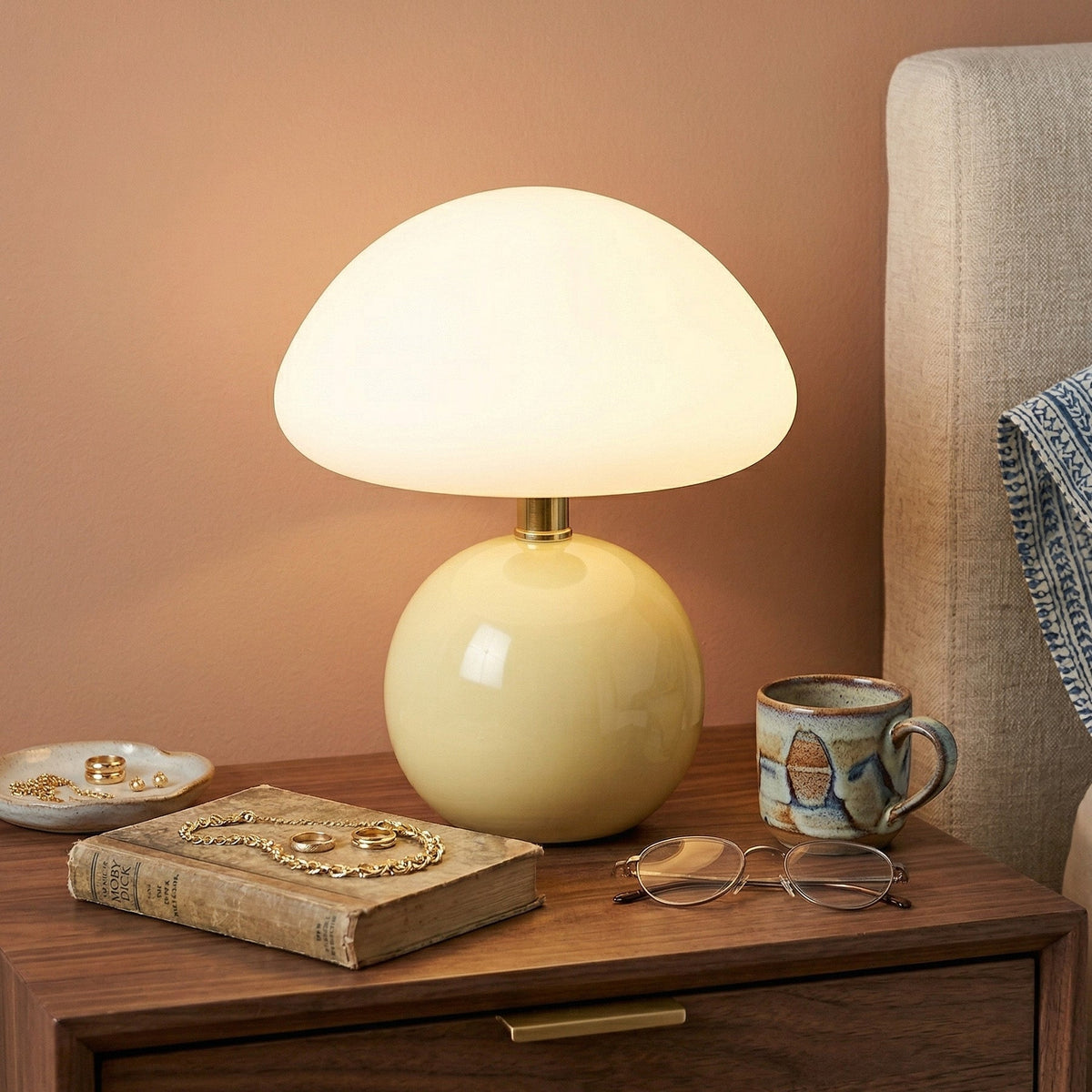 Mid-Century Modern Curved Dome Rounded Base Compact Table Lamp