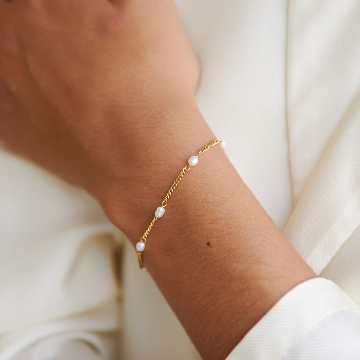 Handcrafted Freshwater Pearl Gold Coated Stainless Steel Bracelet