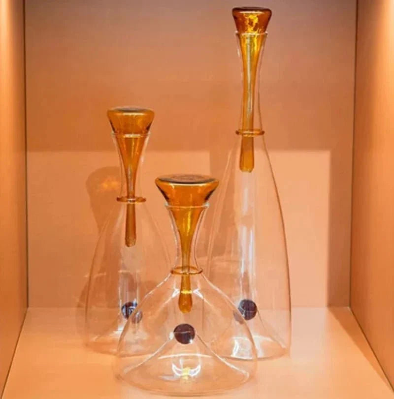 Hand Blown Curved Glass Wine Decanter With Sphere Stopper