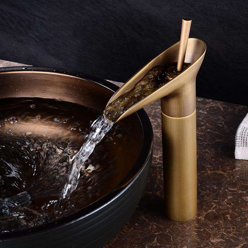 Vintage Waterfall Spout Single Hole Bathroom Faucet