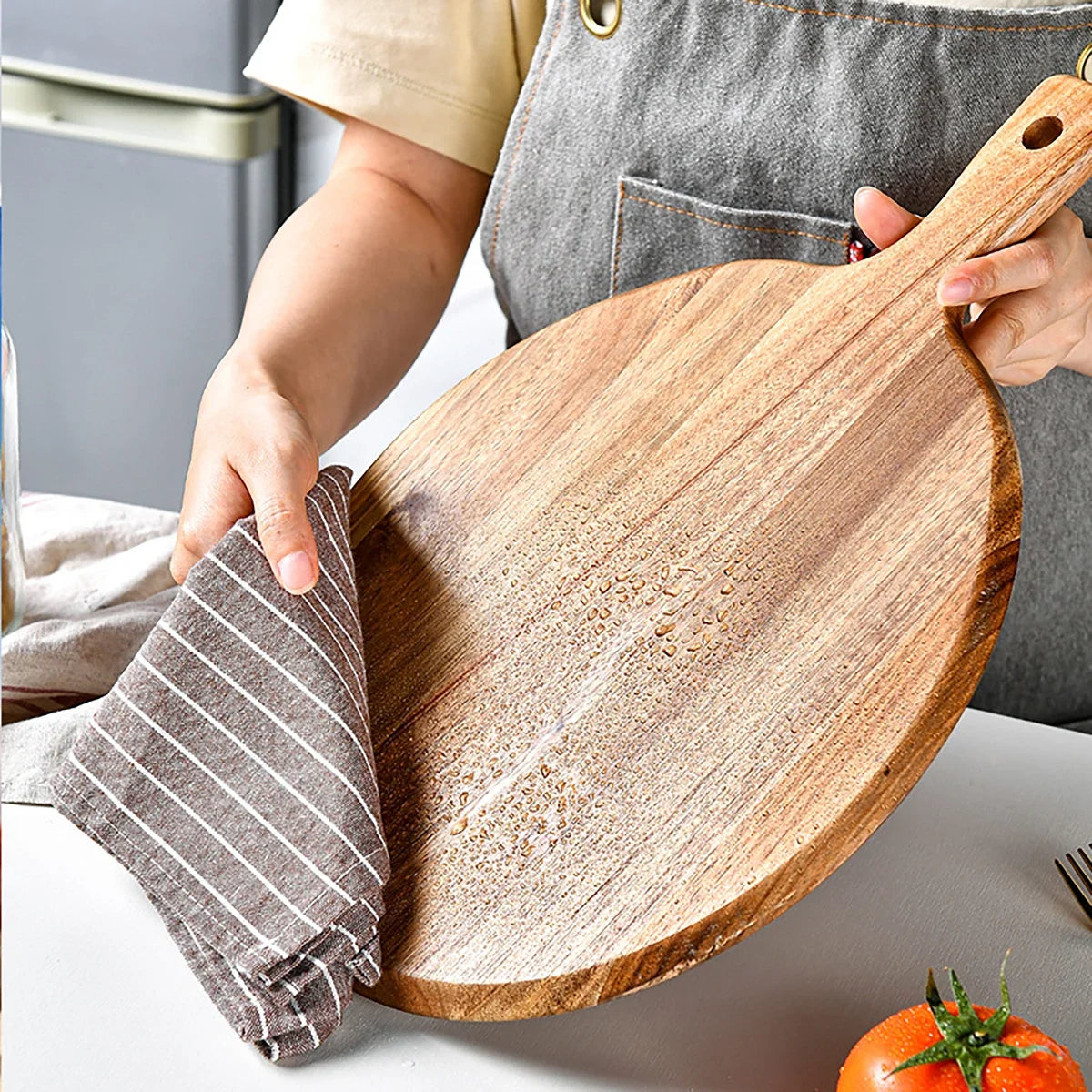 Round Natural Grain Acacia Wood Cutting and Serving Board With Handle
