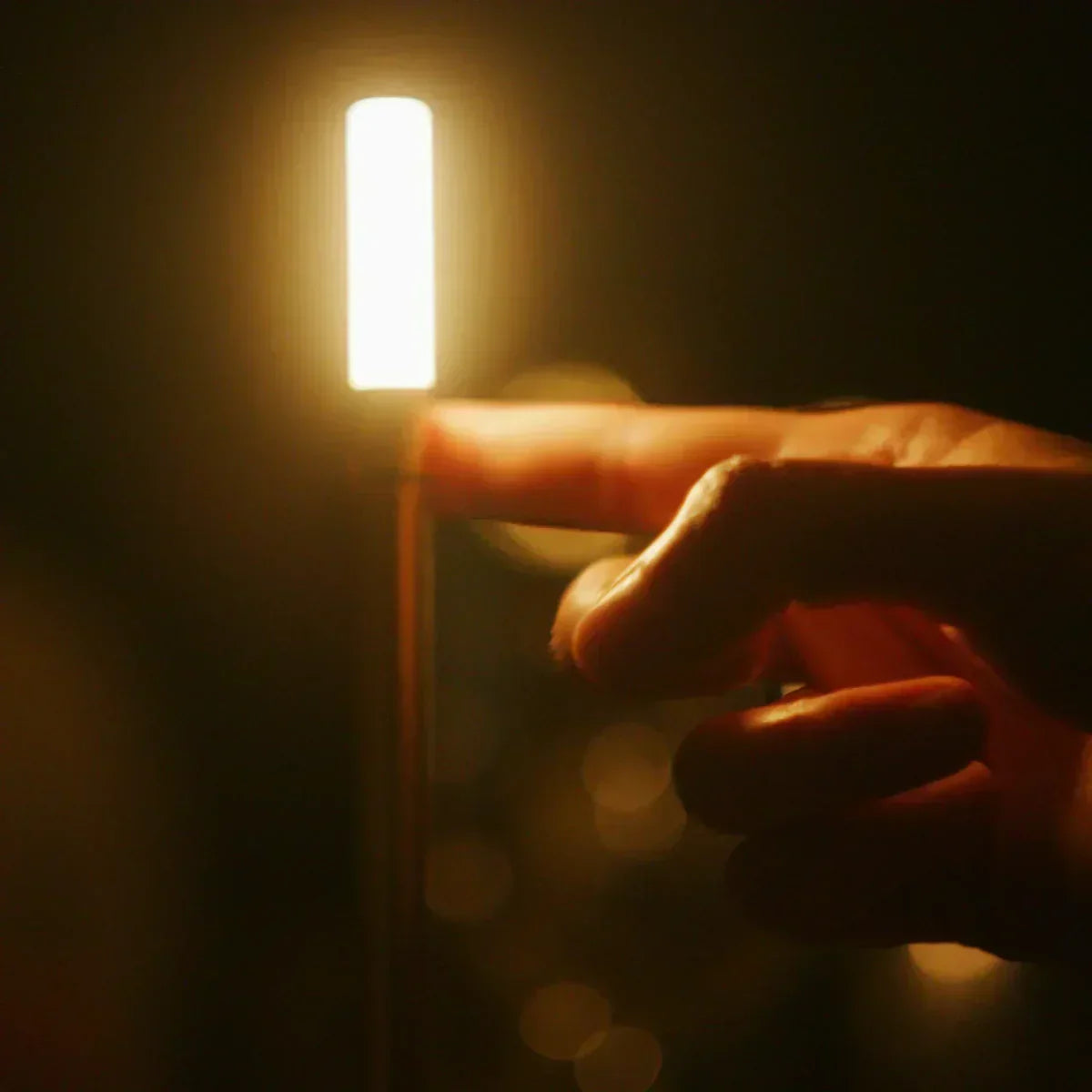 Sleek Candle Shaped Aluminum Rechargeable Dimmable Table Lamp