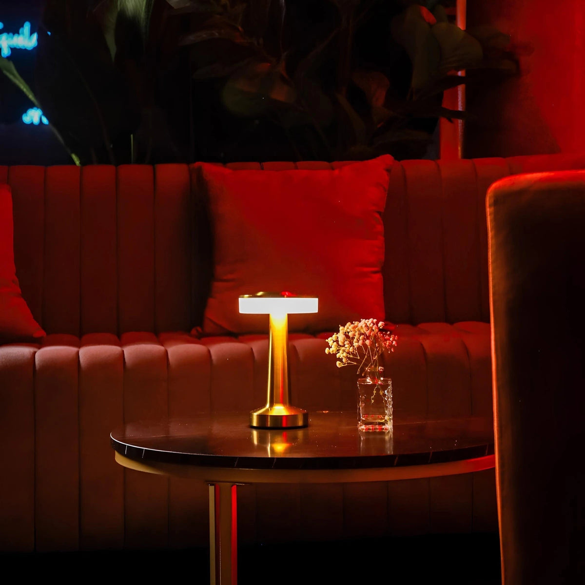 Sleek Portable Metal Dimmable Rechargeable Cordless Table Lamp