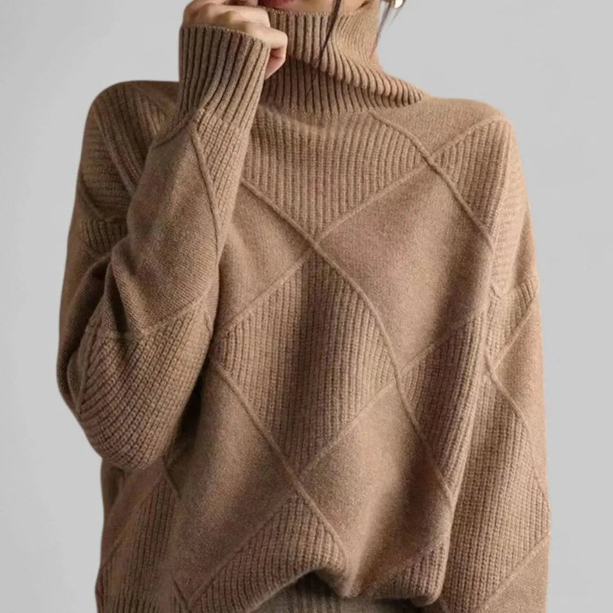 Women's Oversized Diamond-Knit Turtlenecks Sweater