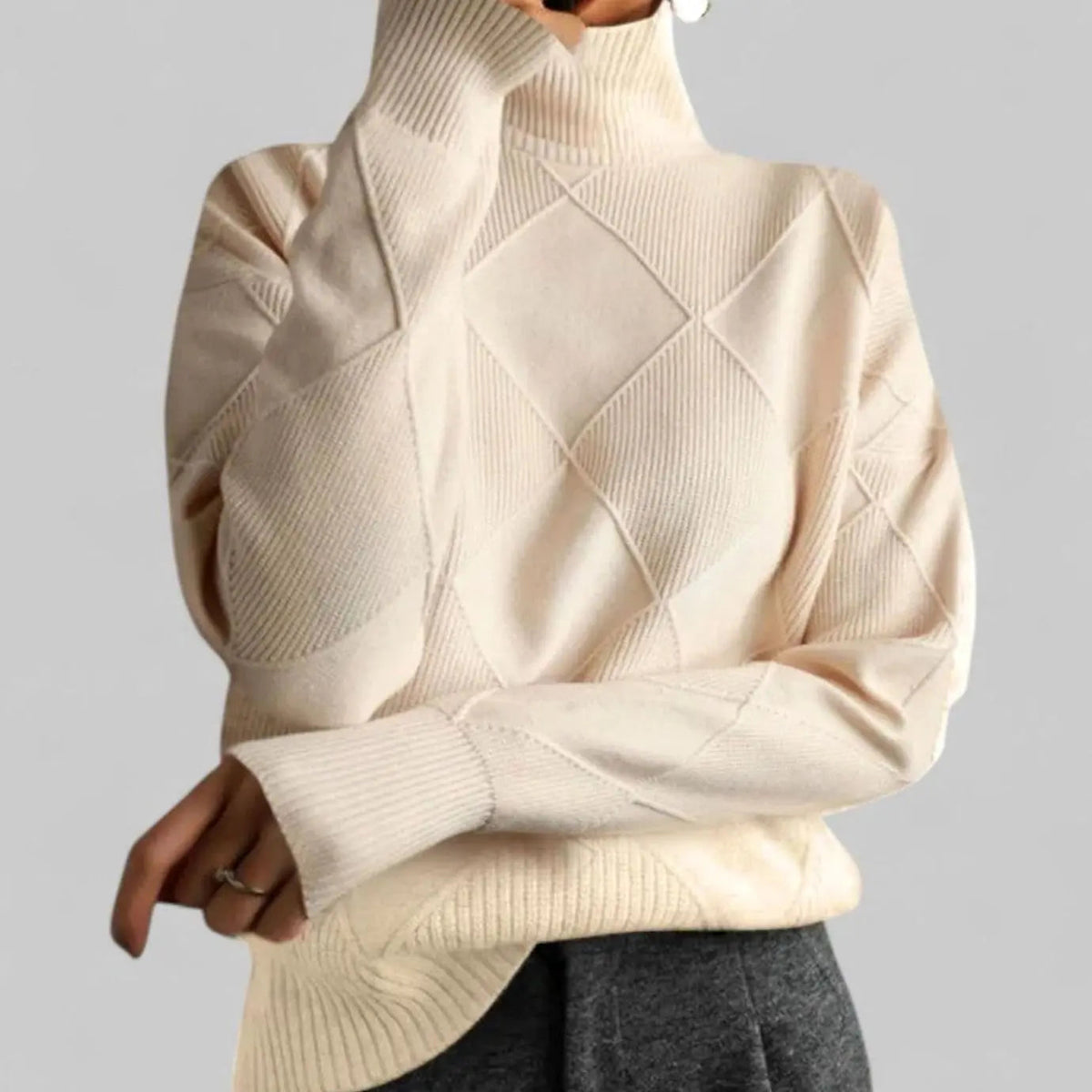 Women's Oversized Diamond-Knit Turtlenecks Sweater