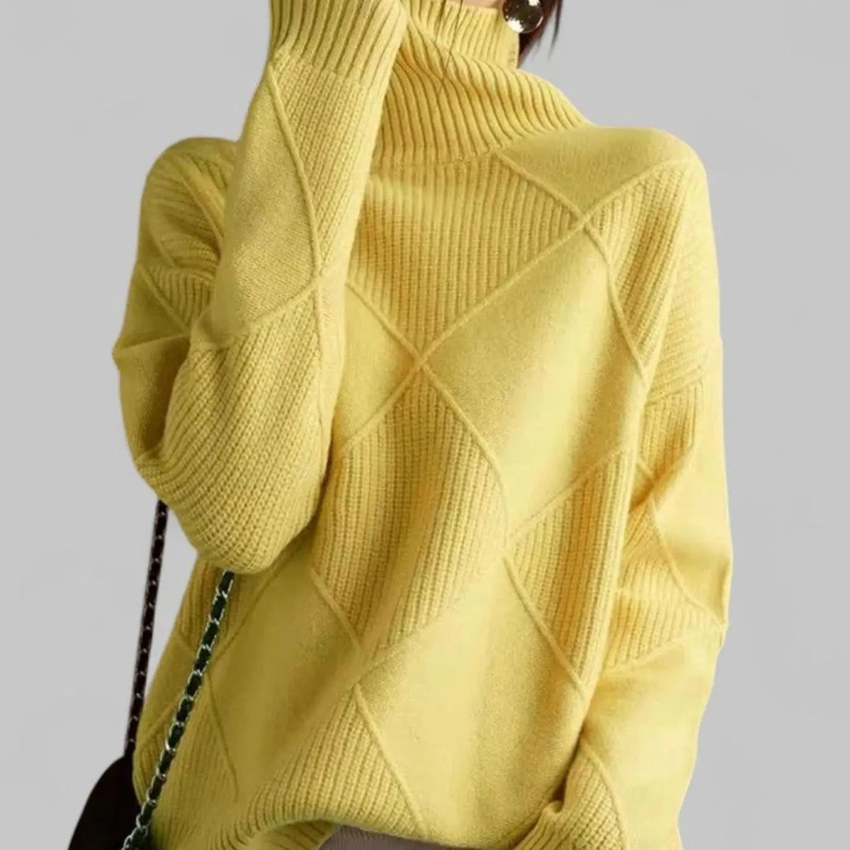 Women's Oversized Diamond-Knit Turtlenecks Sweater
