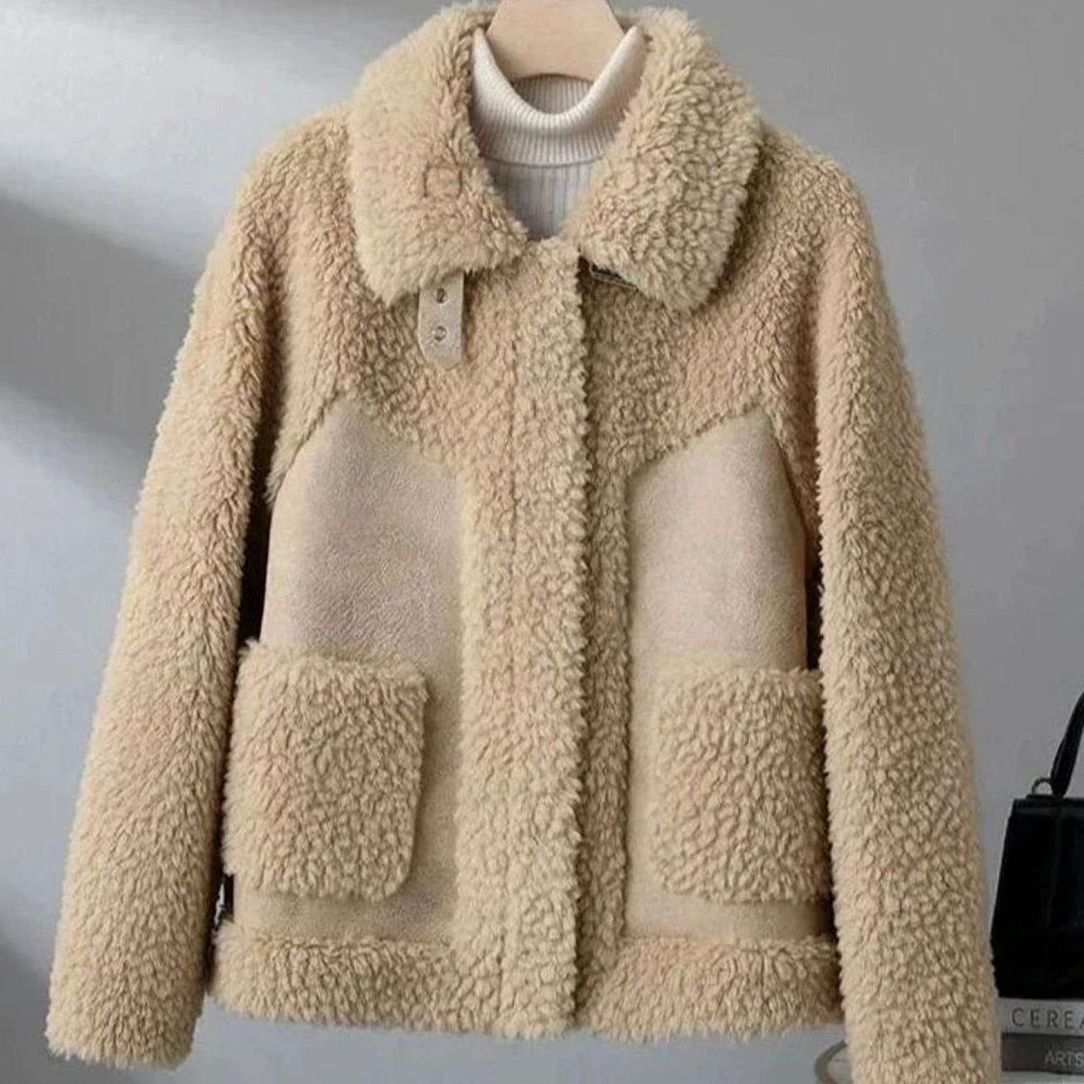 Women's Shearling Fleece Winter Coat Structured Collar Patch Pocket Jacket